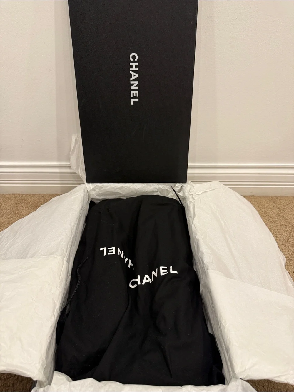 CHANEL elegant timeless